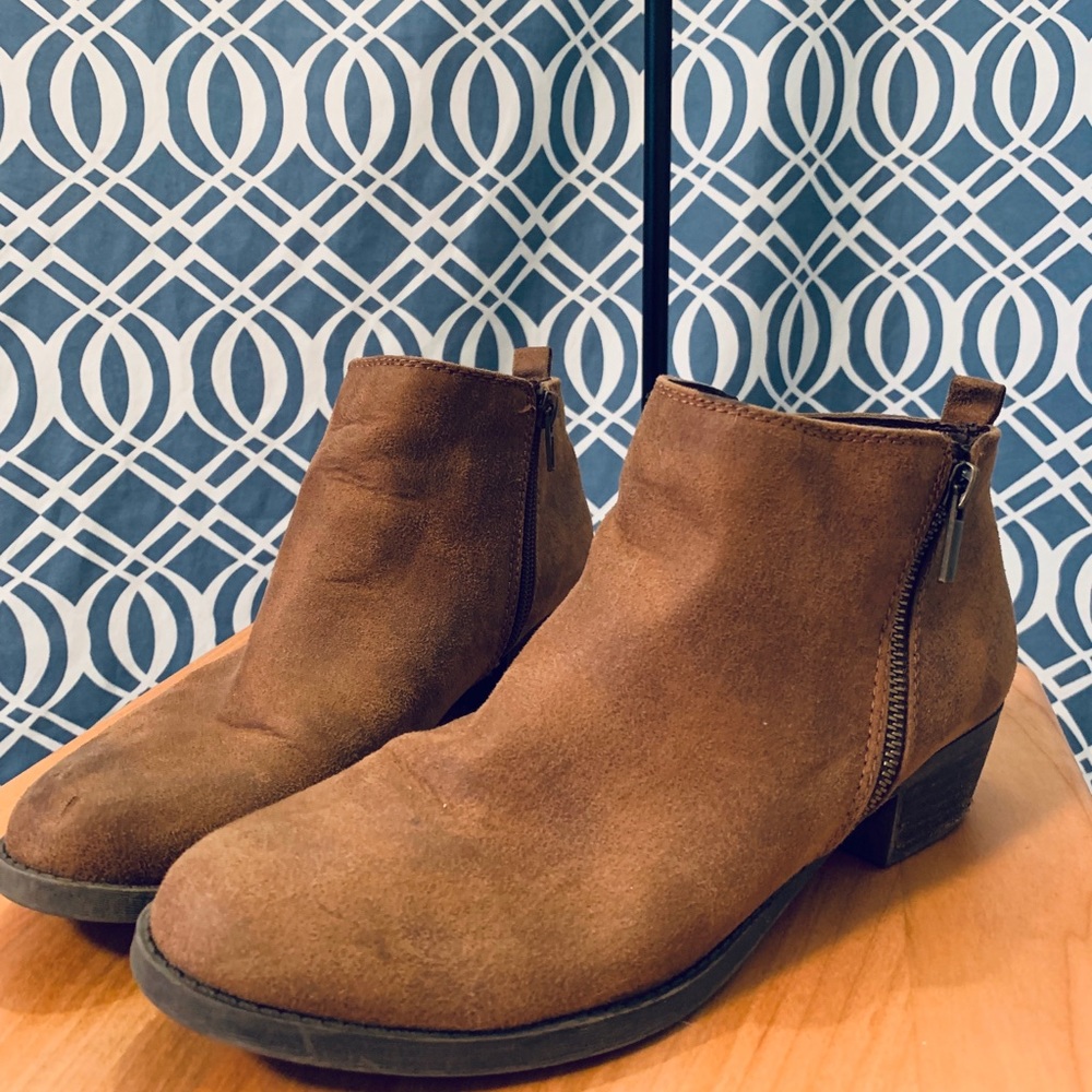 Brown boots - Picture 2 of 3